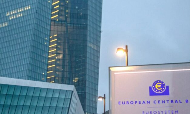 «المركزي الأوروبي» يبحث زيادة معدلات الفائدة إلي 75 نقطة أساس